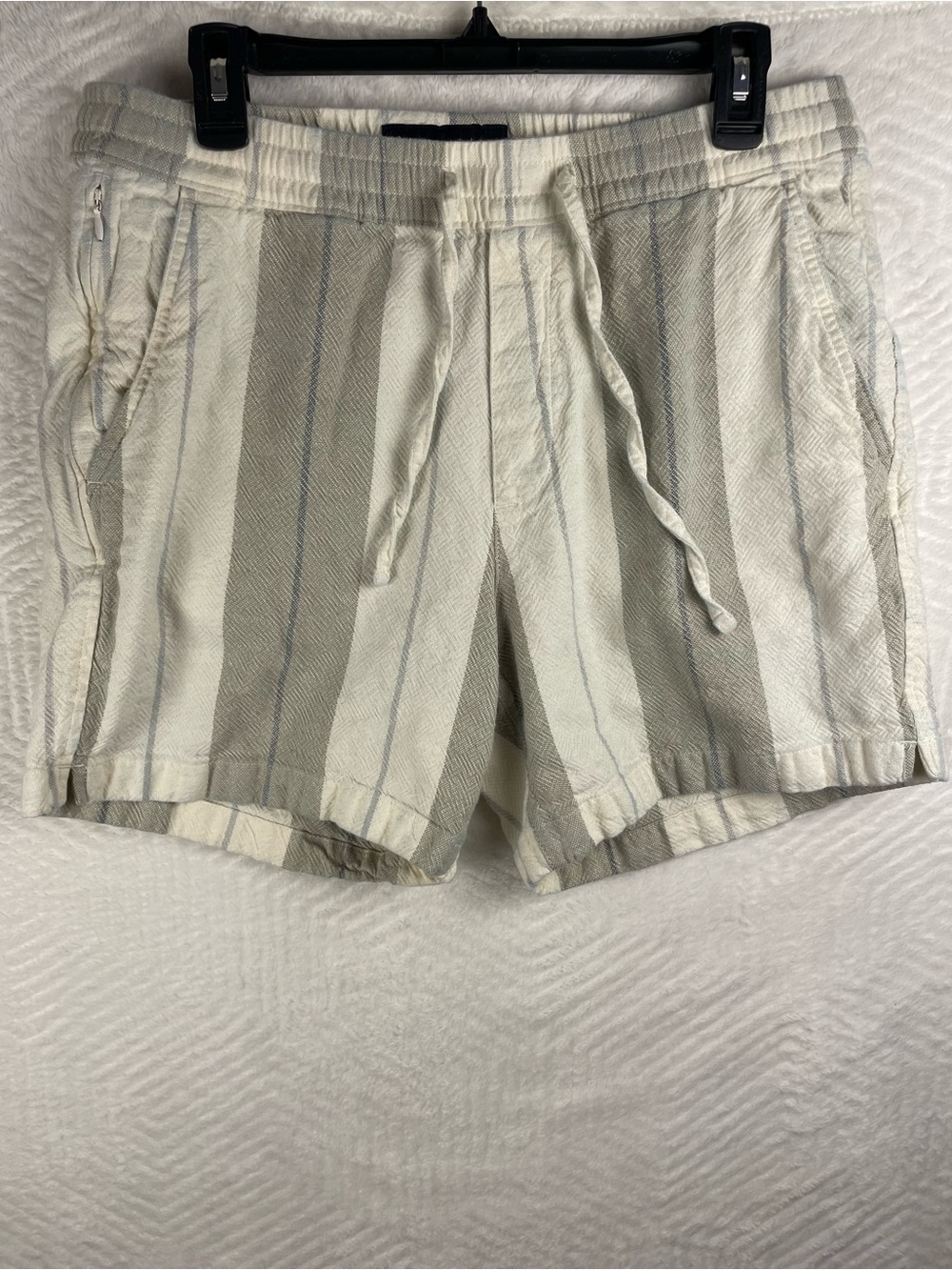 Abercrombie & Fitch Men's Cream and Gray Striped Drawstring Athletic Shorts
